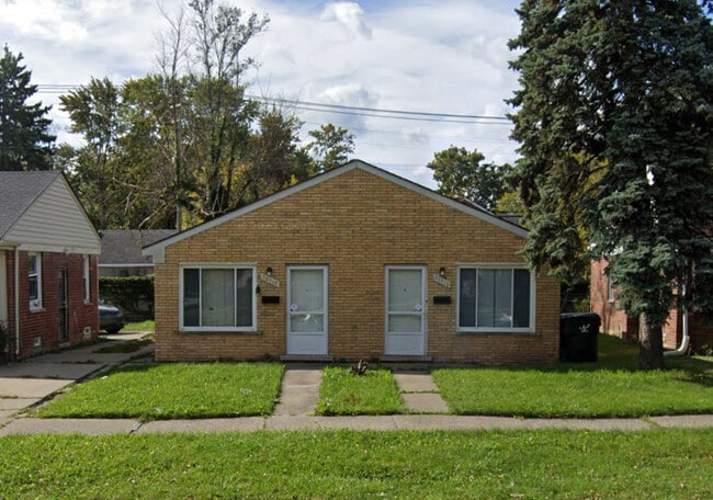 20710 Moross Rd in Detroit, MI - Building Photo - Building Photo