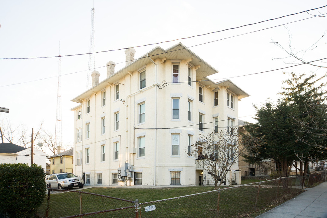 832 Rittenhouse St NW in Washington, DC - Building Photo