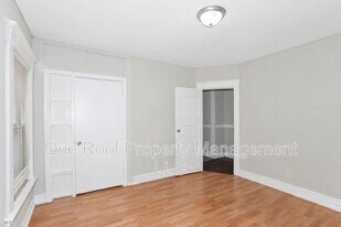 3228-3230 E 8th St in Kansas City, MO - Building Photo