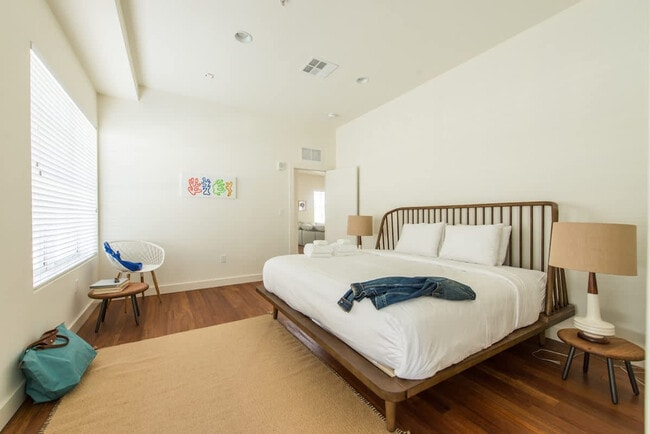 701 4th St in Miami Beach, FL - Building Photo - Building Photo
