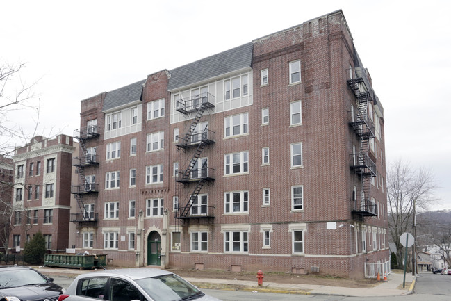 The Lincoln Peak in Orange, NJ - Foto de edificio - Building Photo