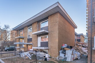 Elmwood in Edmonton, AB - Building Photo - Building Photo