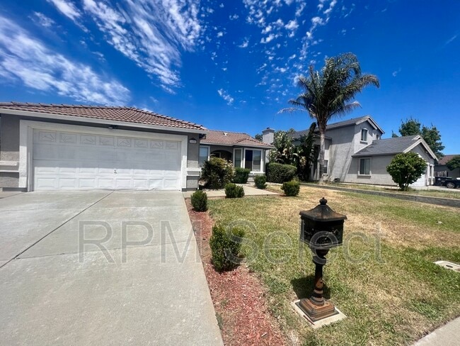 1605 Paseo Flores Dr in Suisun City, CA - Building Photo - Building Photo