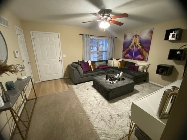 602 Woodcrest Blvd in O'Fallon, MO - Foto de edificio - Building Photo