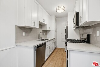 1944 S Beverly Glen Blvd in Los Angeles, CA - Building Photo - Building Photo