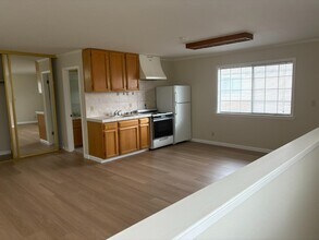 712 Madison Ave in Redwood City, CA - Building Photo - Building Photo