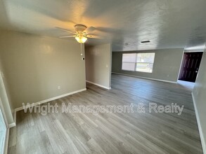 7514 Birchwood Dr in Port Richey, FL - Building Photo - Building Photo