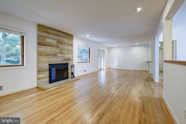 6710 Persimmon Tree Rd in Bethesda, MD - Building Photo - Building Photo