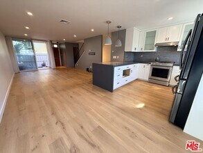 5215 Sepulveda Blvd in Culver City, CA - Building Photo - Building Photo