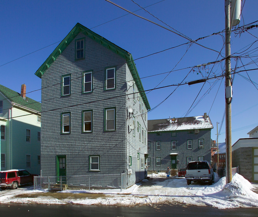 544 4th St in Fall River, MA - Building Photo