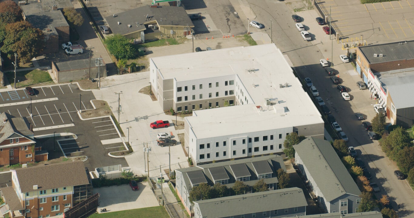 60 Harper Ave in Detroit, MI - Foto de edificio