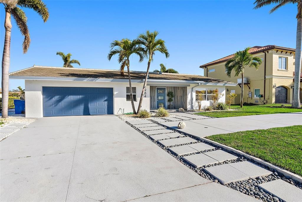 1984 Kansas Ave NE in St. Petersburg, FL - Building Photo