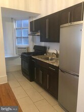 240 S 13th St-Unit -UNIT D in Philadelphia, PA - Building Photo - Building Photo