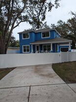 2010 Seminole Blvd S in St. Petersburg, FL - Building Photo