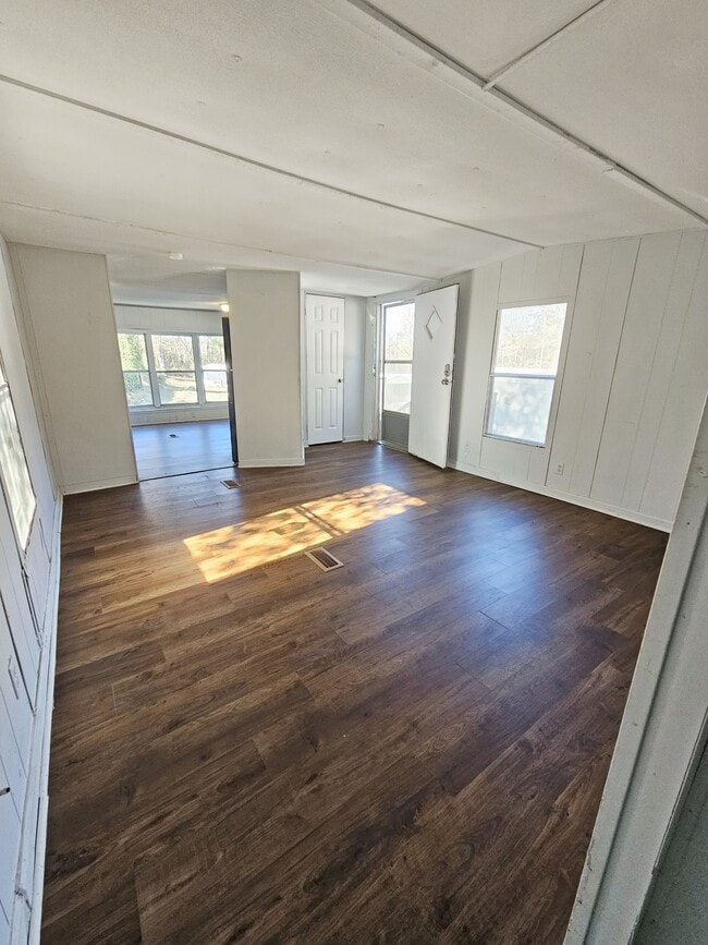 412 McElhaney Rd in Travelers Rest, SC - Building Photo - Building Photo