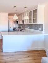 500 Governors Dr, Unit 34 in Winthrop, MA - Building Photo