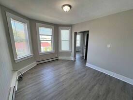 26 Arlington Ave, Unit 2 in Revere, MA - Building Photo