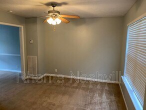 990 Tom Hailey Blvd in La Vergne, TN - Building Photo - Building Photo