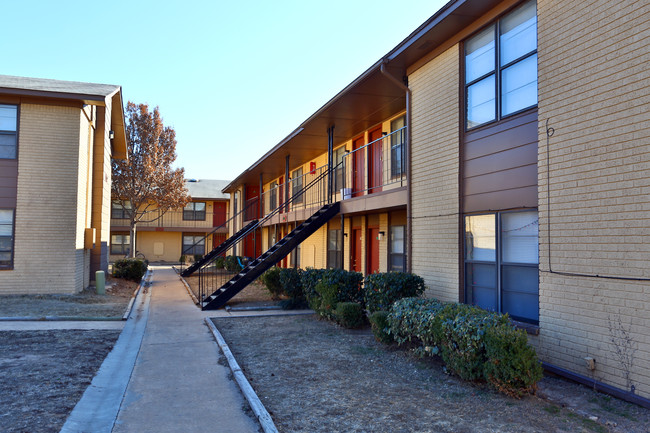 The Garden Apartments in Oklahoma City, OK - Building Photo - Building Photo