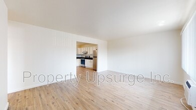 3980 Churn Crk Rd in Redding, CA - Foto de edificio - Building Photo