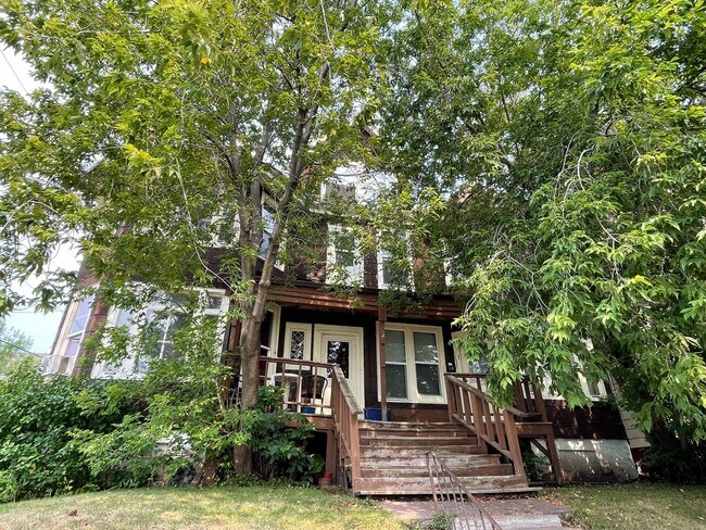 1901 E Superior St in Duluth, MN - Building Photo - Building Photo