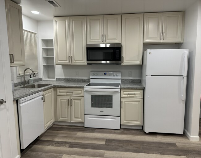 28532 Grayling Ave in Farmington Hills, MI - Building Photo - Building Photo