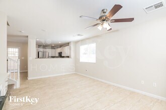 5717 Old Colony Dr in Las Vegas, NV - Foto de edificio - Building Photo