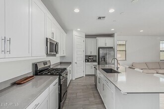 23068 E Stacey Rd in Queen Creek, AZ - Foto de edificio - Building Photo