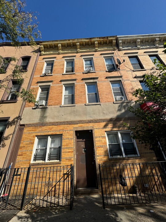 761 Seneca Ave in Ridgewood, NY - Building Photo