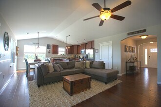 210 Jewel Ct in Travelers Rest, SC - Building Photo - Building Photo