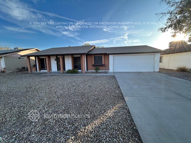 19657 N 3rd Dr in Phoenix, AZ - Foto de edificio - Building Photo