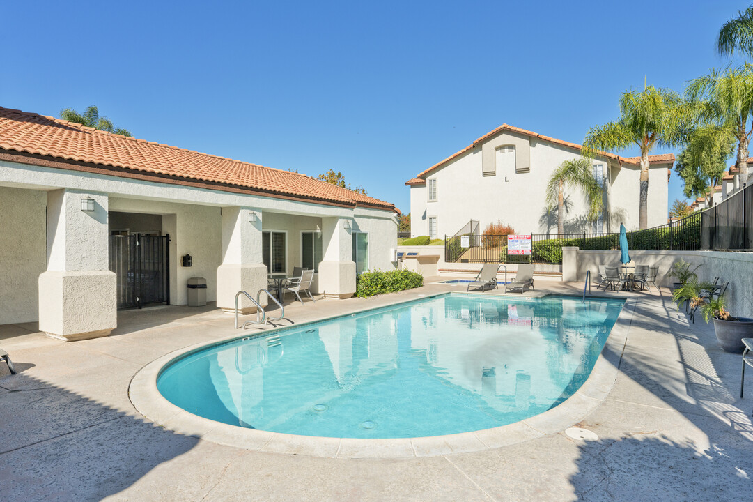 Murrieta Meadows Apartments in Murrieta, CA - Building Photo