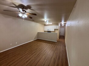 10718 Mathom Landing in Universal City, TX - Building Photo - Building Photo