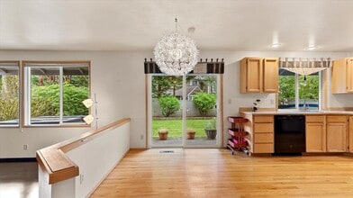 24609 SE 45th Way in Issaquah, WA - Building Photo - Building Photo