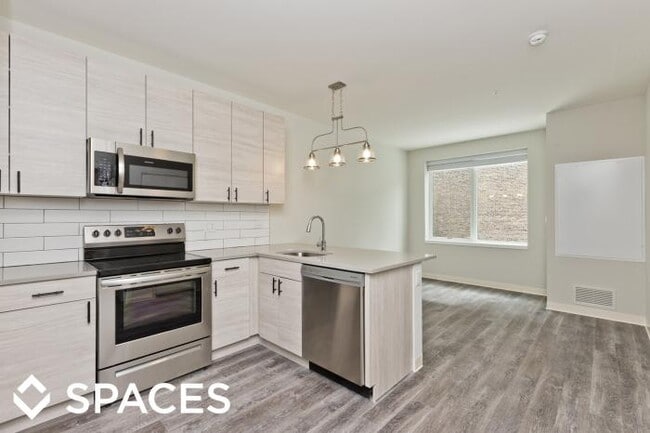 6149 N Broadway in Chicago, IL - Building Photo - Building Photo