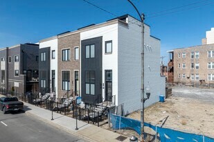 336 E Pershing Rd in Chicago, IL - Building Photo