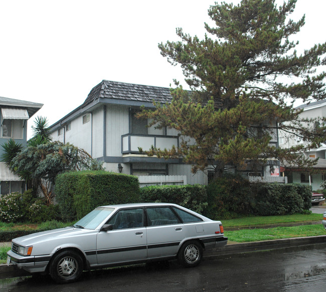 Satsuma Apartments in North Hollywood, CA - Foto de edificio - Building Photo