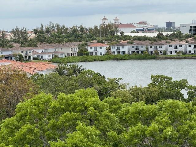 3301 N Country Club Dr in Miami, FL - Building Photo