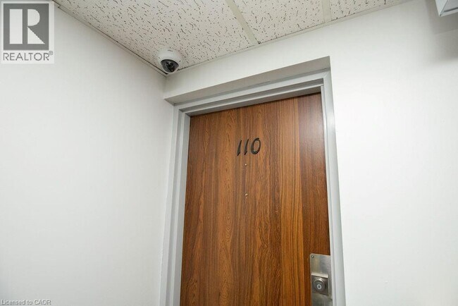 71 Vanier Dr in Kitchener, ON - Building Photo - Building Photo