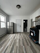 210 Woodlawn Terrace in Waterbury, CT - Building Photo - Building Photo