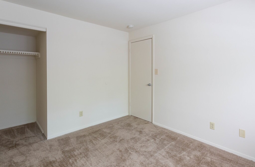 Colonial Square Apartments Glen Burnie, MD Apartments