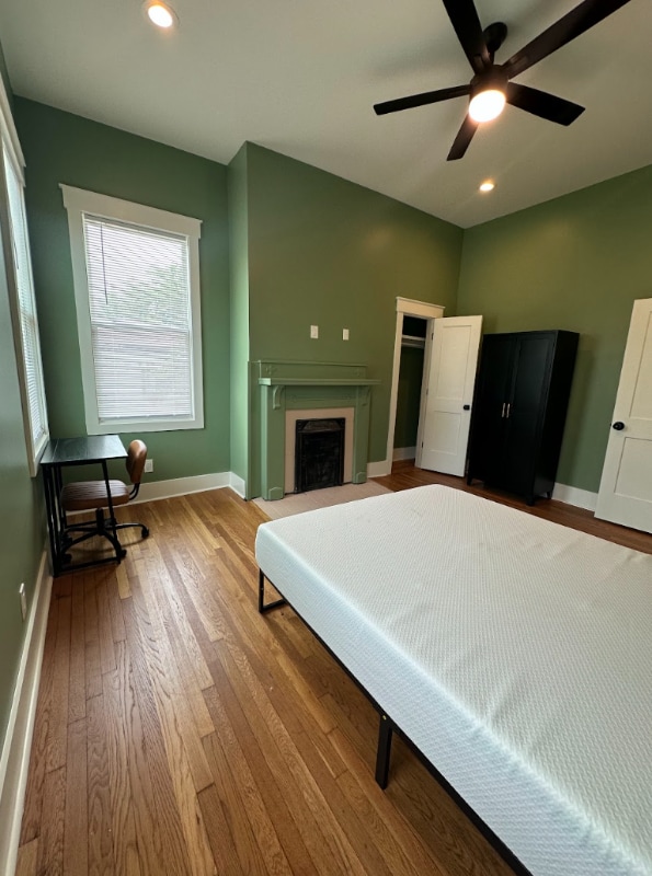 property at 1133 E Henry St