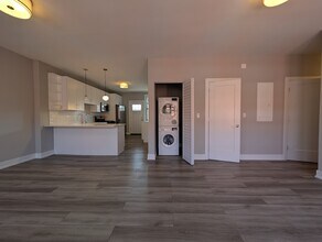 3931 N Janssen Ave, Unit 2 in Chicago, IL - Building Photo - Building Photo