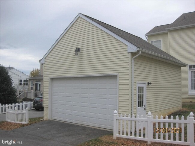 48 Battlefield Dr in Charles Town, WV - Building Photo - Building Photo