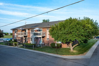 Village Place Apartments in Fowlerville, MI - Building Photo - Building Photo