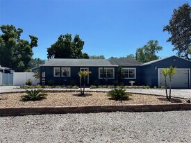 6332 11th Ave S in Gulfport, FL - Building Photo