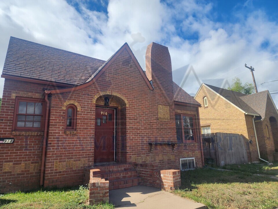 916 Grand Ave-Unit -916 in Laramie, WY - Building Photo