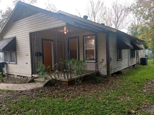 243 E Fairview St in Shreveport, LA - Building Photo - Building Photo