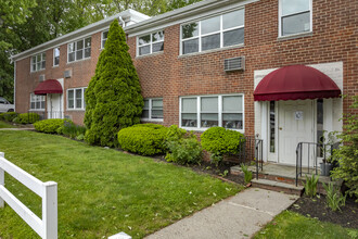 Kingsley Court in Norwalk, CT - Building Photo - Building Photo