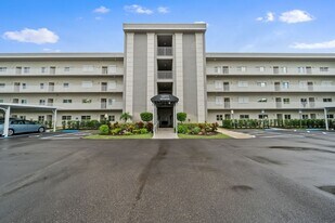 14771 Hole in 1 Cir in Ft. Myers, FL - Building Photo